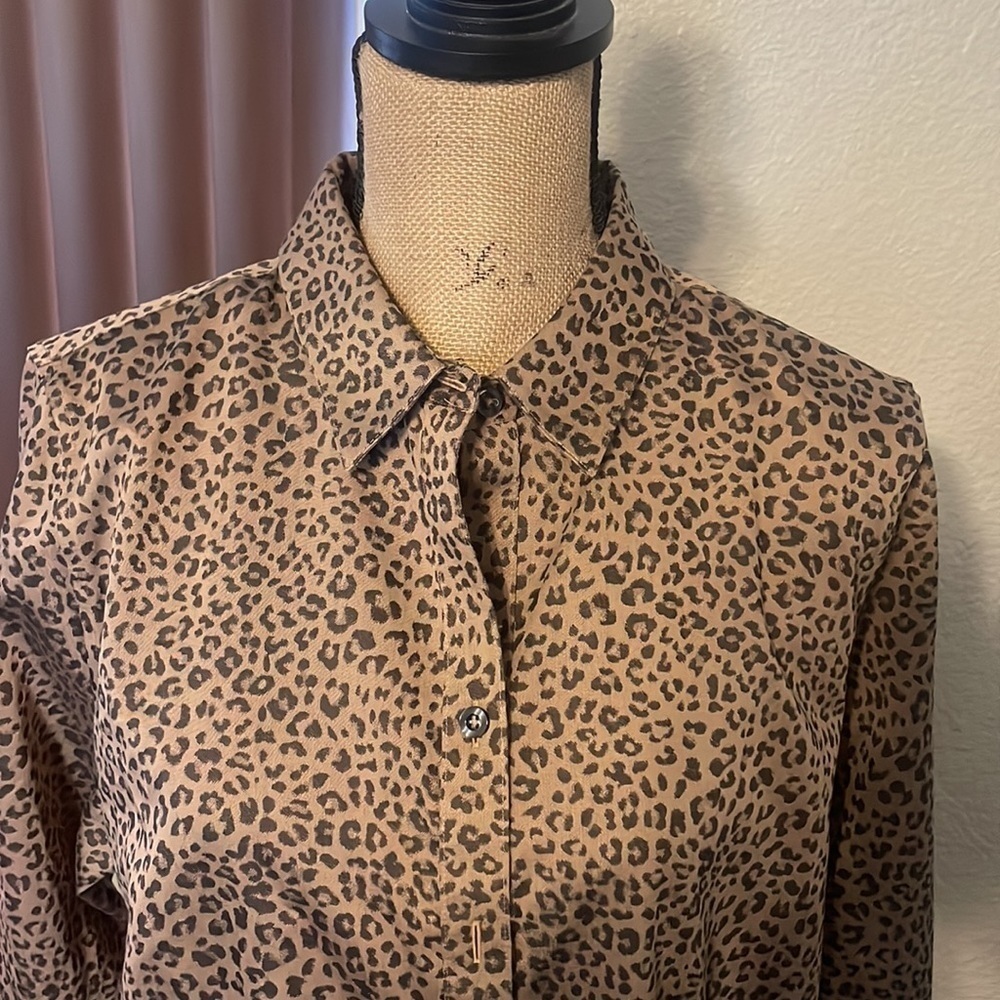 Chico's size 2 animal print long sleeve button down shirt. NWT - Picture 3 of 10